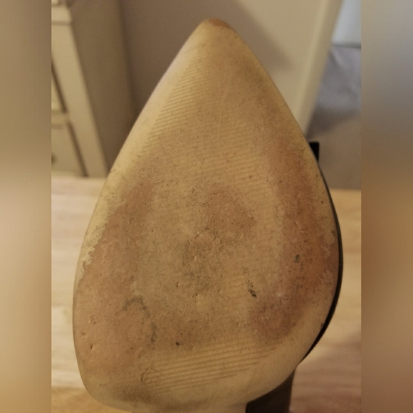 Used MICHEAL Micheal Kors Pointy Toe High Heel Pump Sz 9 Black - Picture 7 of 7